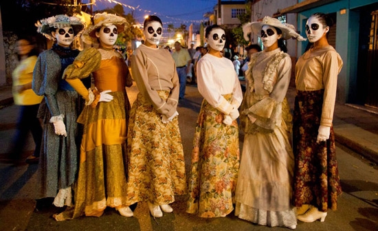 Día De Los Muertos In Merida (Mexico) And Albuquerque (USA)